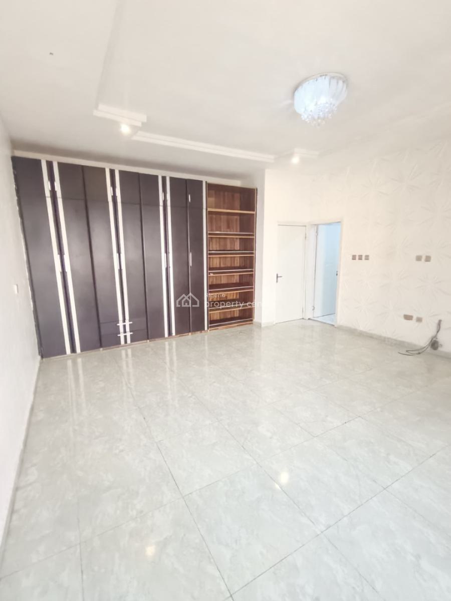 Extremely Spacious Master Bed, Orchid Rd, Lekki, Lekki Phase 2, Lekki, Lagos, Flat / Apartment for Rent