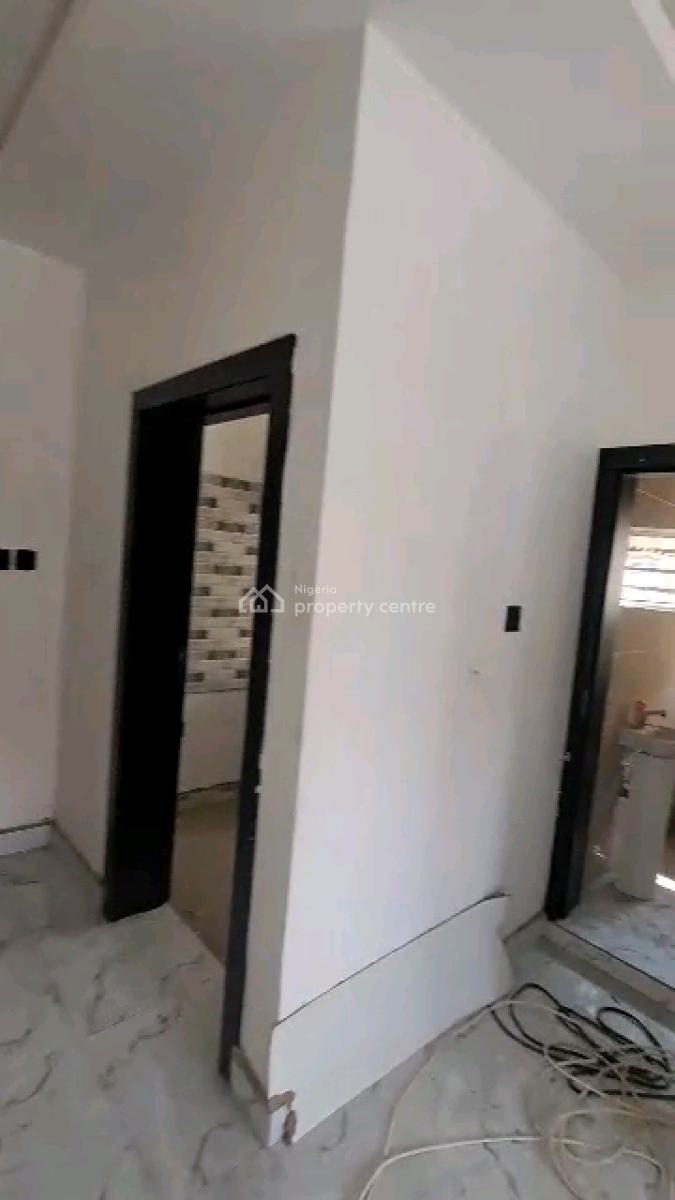 Executive 2 Bedroom Flat, Johnson Bus Stop, Pedro, Gbagada, Lagos, Flat / Apartment for Rent