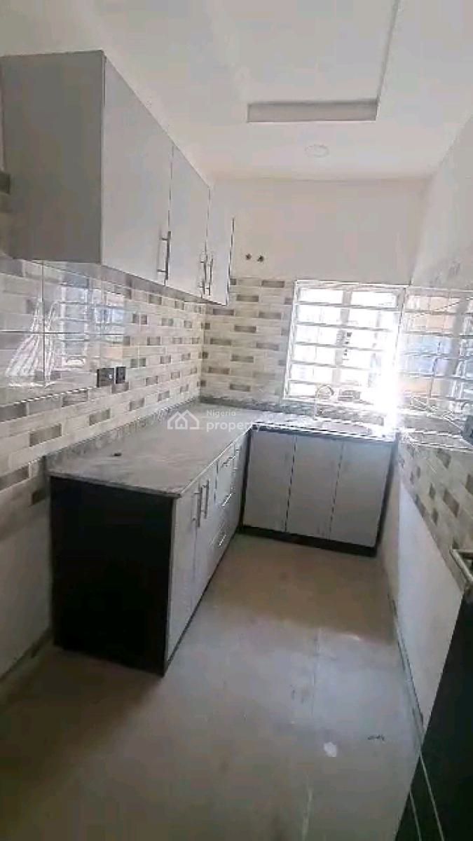 Executive 2 Bedroom Flat, Johnson Bus Stop, Pedro, Gbagada, Lagos, Flat / Apartment for Rent