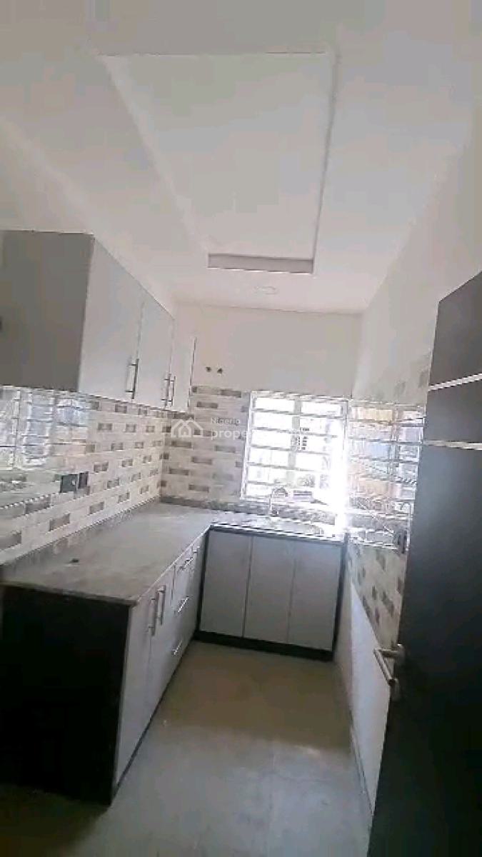 Executive 2 Bedroom Flat, Johnson Bus Stop, Pedro, Gbagada, Lagos, Flat / Apartment for Rent