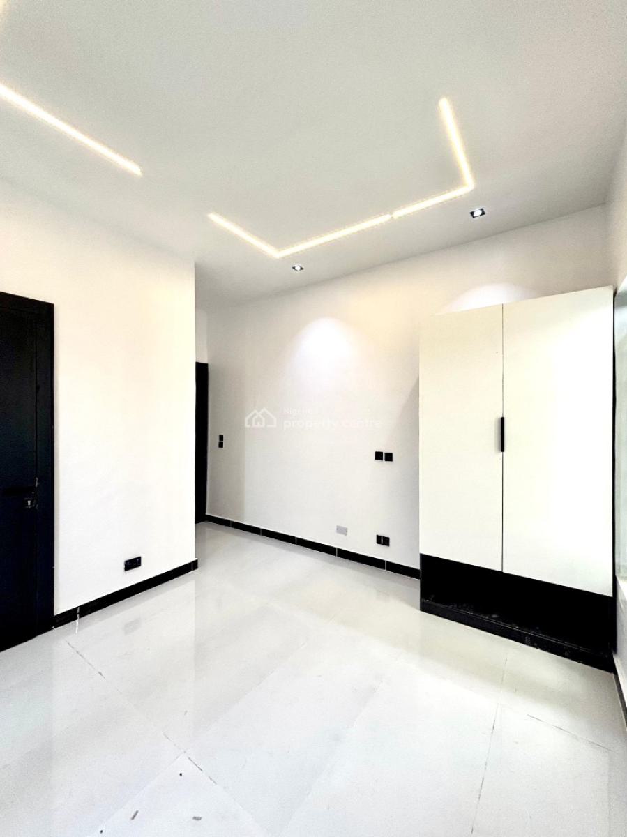 Gorgeous 5 Bedroom Duplex with a Bq and a Rooftop Terrace, Ologolo, Lekki, Lagos, House for Sale