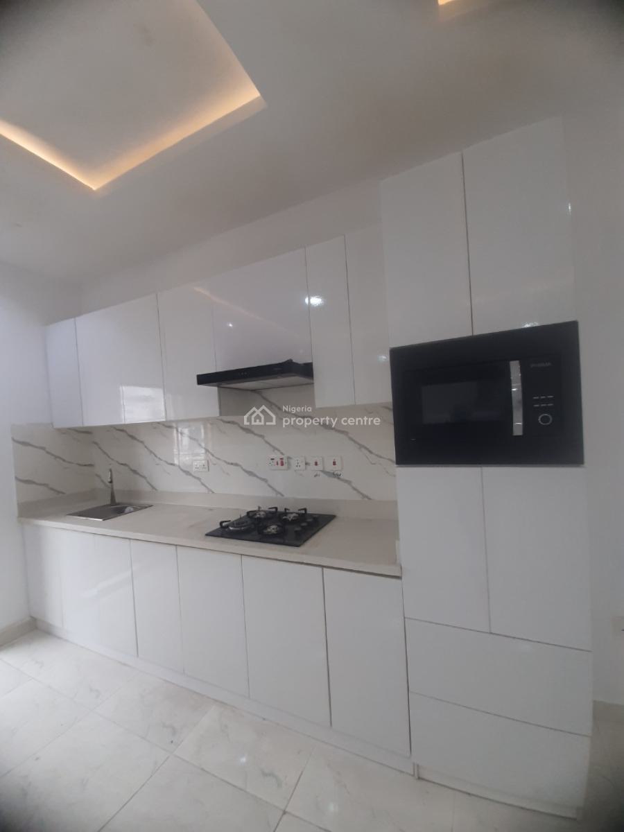 Brand New and Serviced with 24/7 Power Supply 2 Bedroom En-suite Flat, Lekki Phase 1, Lekki, Lagos, Flat / Apartment for Rent