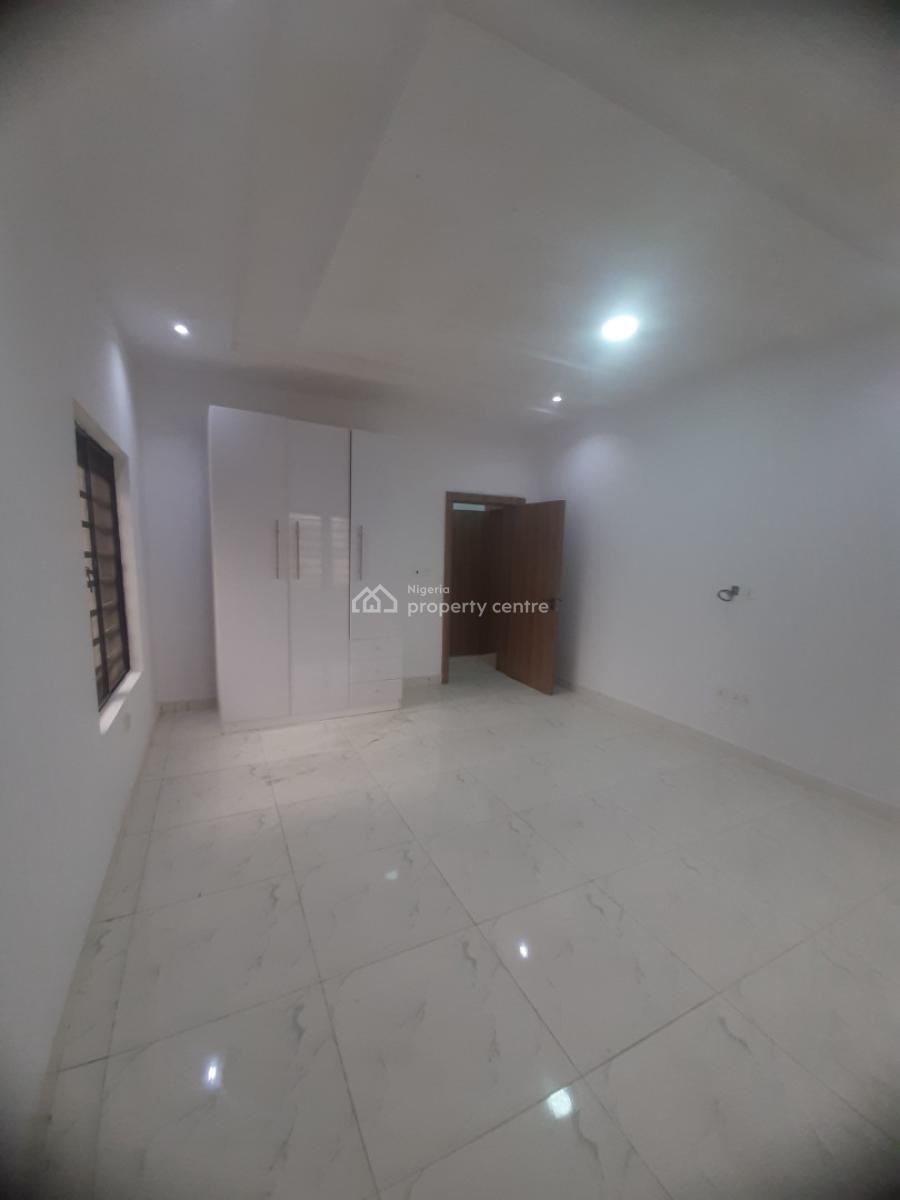 Brand New and Serviced with 24/7 Power Supply 2 Bedroom En-suite Flat, Lekki Phase 1, Lekki, Lagos, Flat / Apartment for Rent