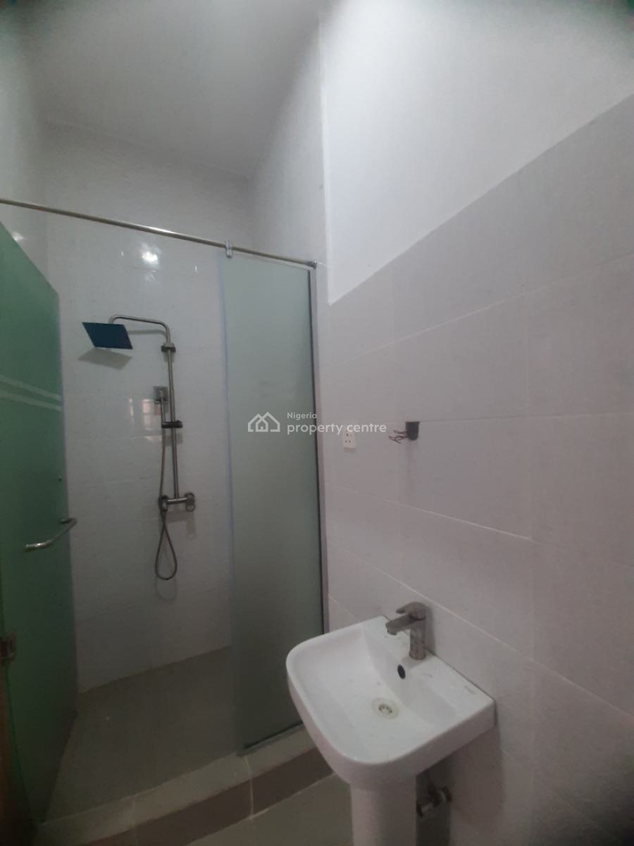 Brand New and Serviced with 24/7 Power Supply 2 Bedroom En-suite Flat, Lekki Phase 1, Lekki, Lagos, Flat / Apartment for Rent