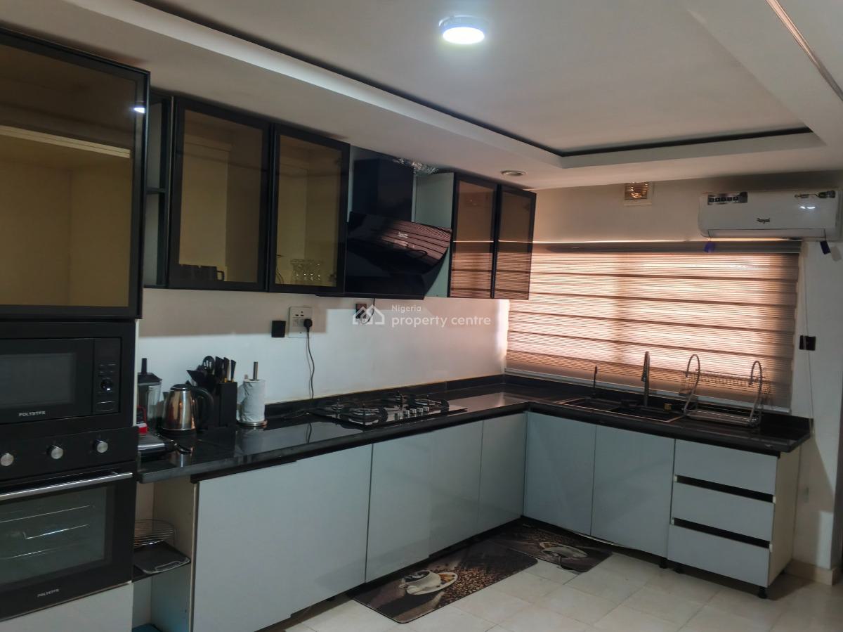 Fully Furnished and Serviced 3bedroom Apartment at Maitama, Ministers Hills, Maitama District, Abuja, Flat / Apartment Short Let