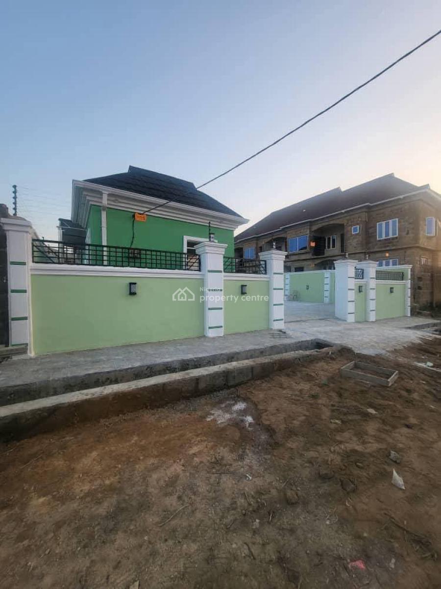 Luxury 3bedroom Bungalow with Luxury Facilities, Niyi Ishola Estate,akuru, Elebu, Ibadan, Ibadan, Oyo, Detached Bungalow for Sale