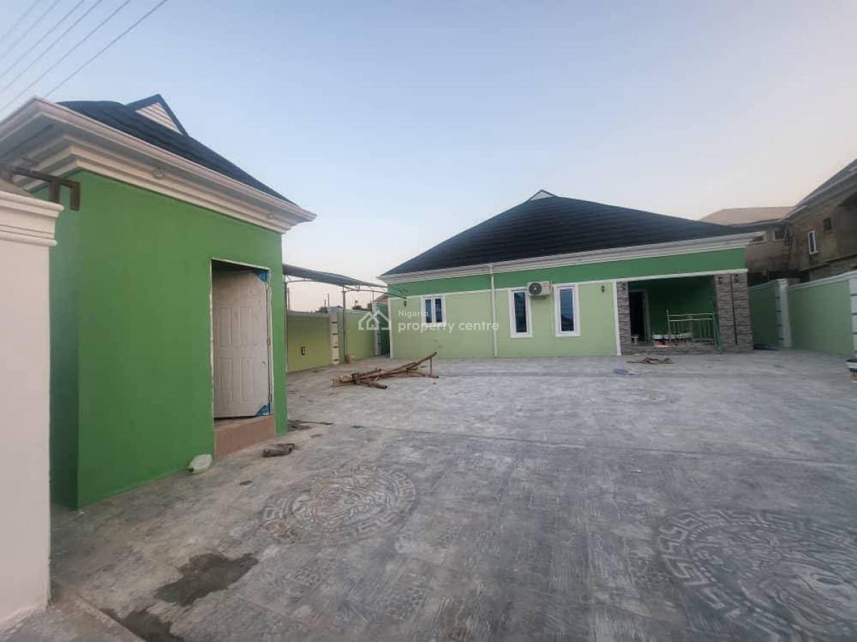 Luxury 3bedroom Bungalow with Luxury Facilities, Niyi Ishola Estate,akuru, Elebu, Ibadan, Ibadan, Oyo, Detached Bungalow for Sale