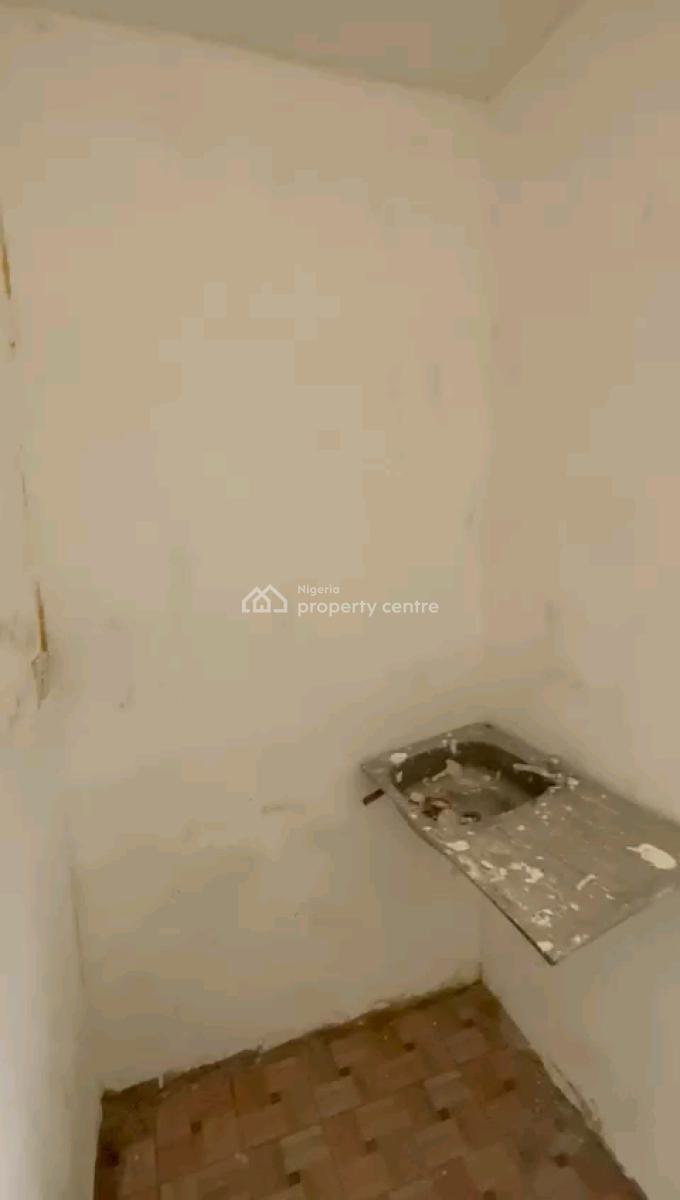 a Relatively New and Decent Room Self Contain, Upstairs, Akoka, Yaba, Lagos, Self Contain (single Rooms) for Rent