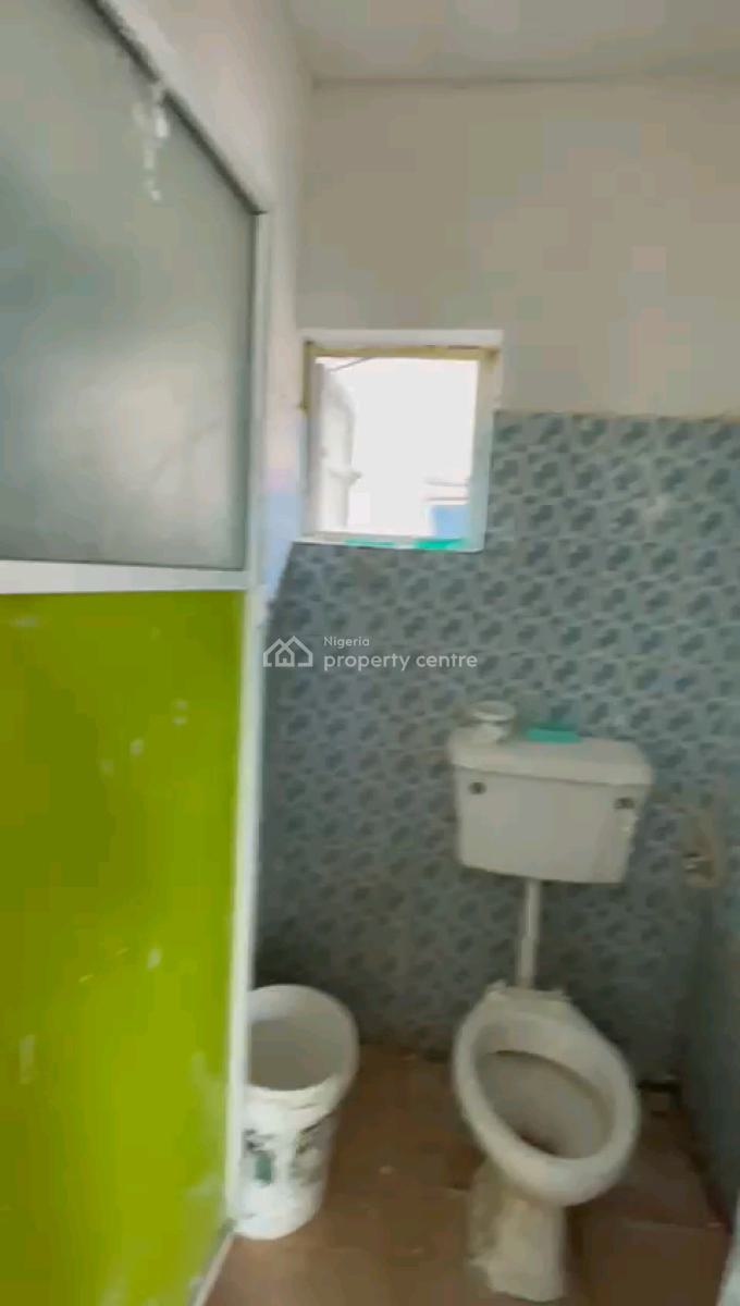 a Relatively New and Decent Room Self Contain, Upstairs, Akoka, Yaba, Lagos, Self Contain (single Rooms) for Rent