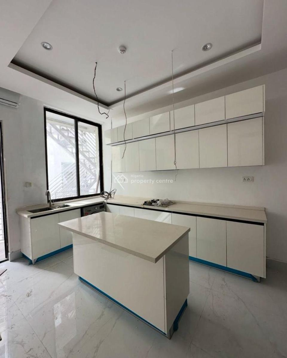 Luxury 3 Bedroom Fully Serviced Apartment in a Gated Community, Off Admiralty Road, Lekki Phase 1, Lekki, Lagos, Flat / Apartment for Sale