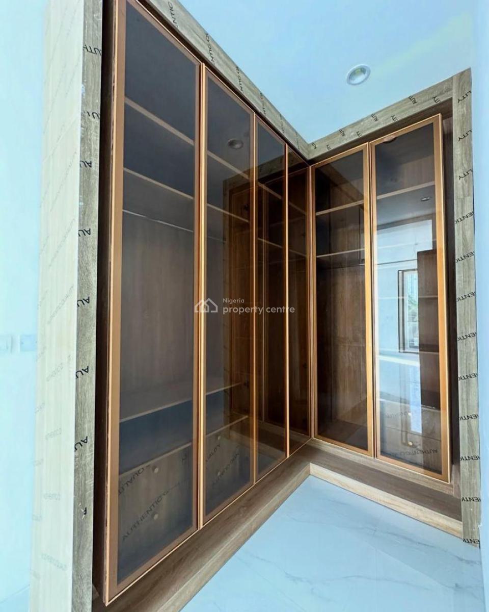 Luxury 3 Bedroom Fully Serviced Apartment in a Gated Community, Off Admiralty Road, Lekki Phase 1, Lekki, Lagos, Flat / Apartment for Sale