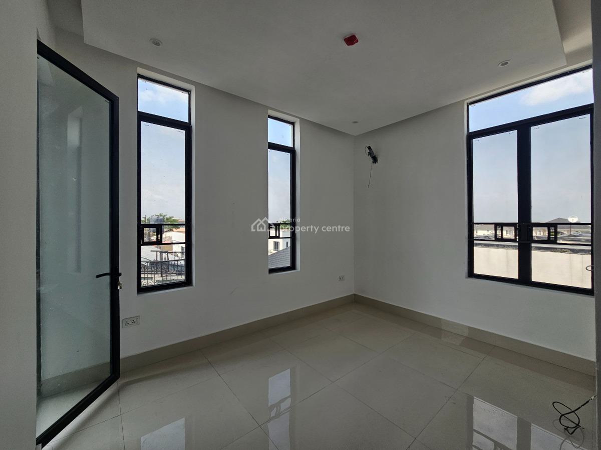 Luxury 3 Bedroom Fully Serviced Pent Apartment in a Gated Community, Off Admiralty Road, Lekki Phase 1, Lekki, Lagos, Flat / Apartment for Sale