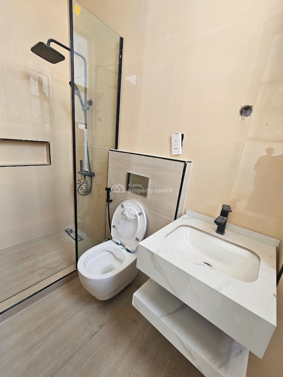 Luxury 3 Bedroom Fully Serviced Pent Apartment in a Gated Community, Off Admiralty Road, Lekki Phase 1, Lekki, Lagos, Flat / Apartment for Sale