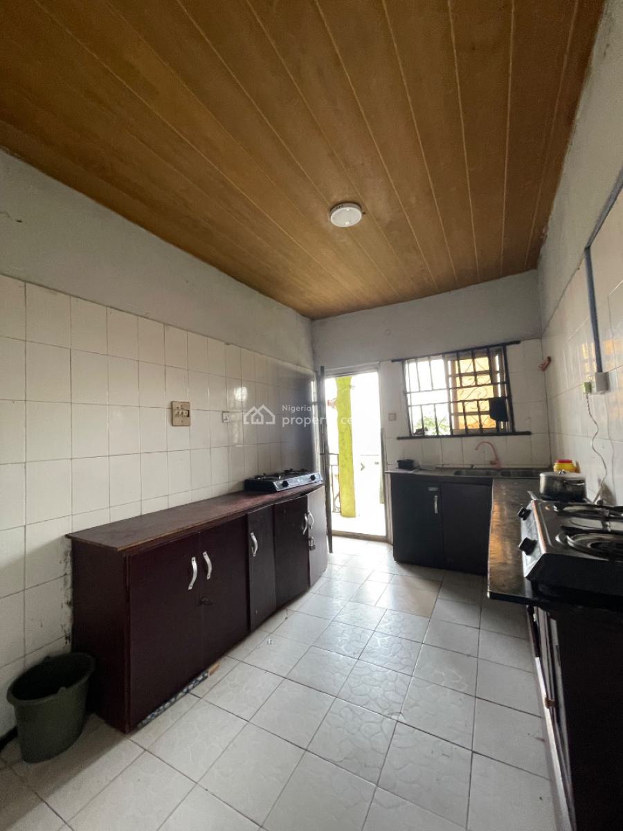 One Room in a Shared Apartment, Idowu Estate, Addo Road, Ajah, Lagos, Flat / Apartment for Rent