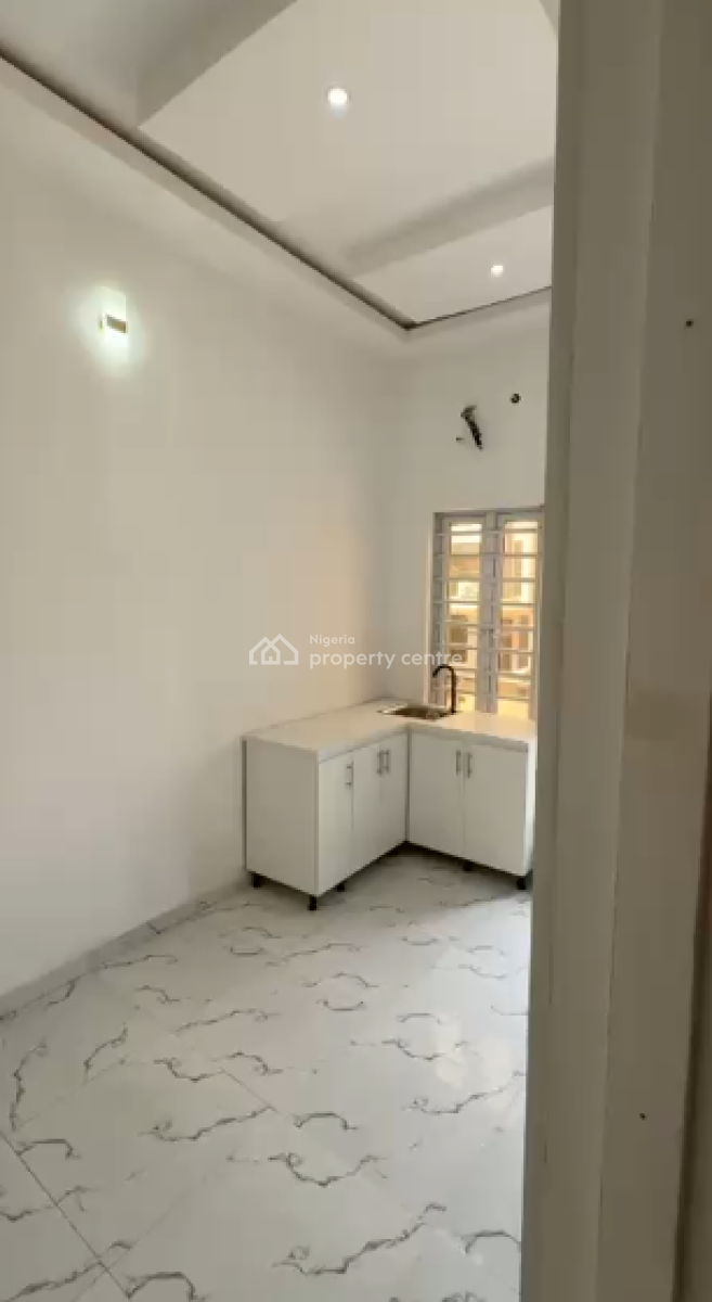 Sweet 2 Bedroom Upstairs, Ikota Gra, Lekki, Lagos, Flat / Apartment for Rent