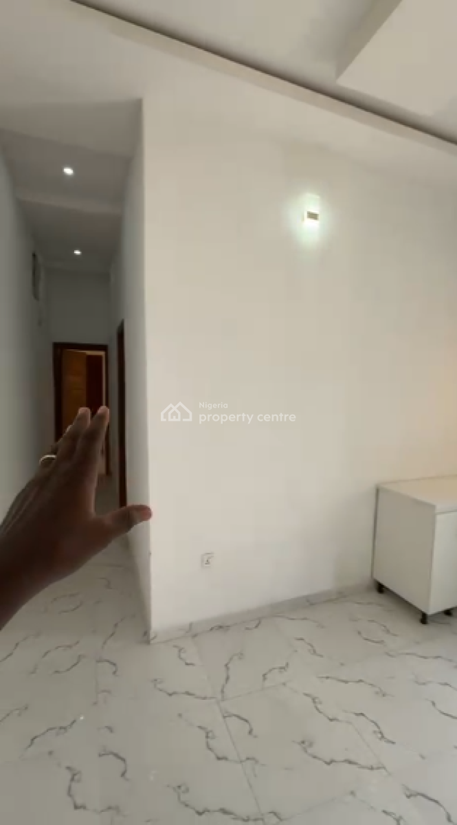 Sweet 2 Bedroom Upstairs, Ikota Gra, Lekki, Lagos, Flat / Apartment for Rent