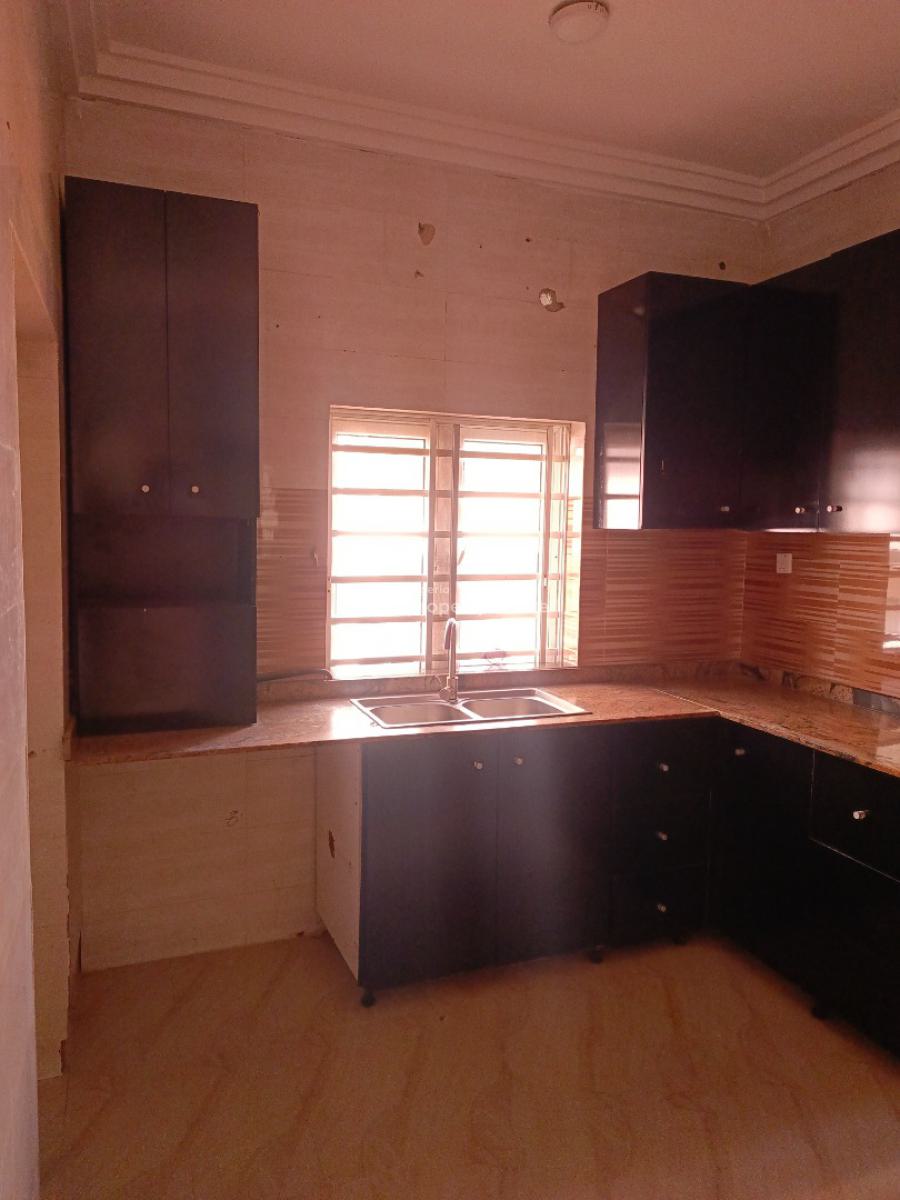 Clean Serviced 3 Bedroom Flat with Bq in a Serene Environment, By Gilmor Tarred Road, Jahi, Abuja, Flat / Apartment for Rent