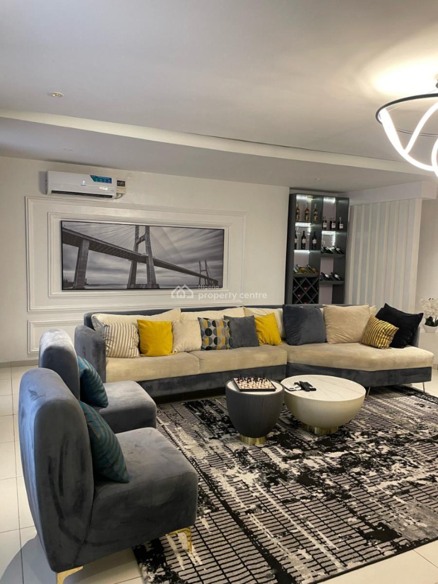 Lush 3 Bedroom Penthouse, Lekki Phase 1, Lekki, Lagos, Flat / Apartment Short Let