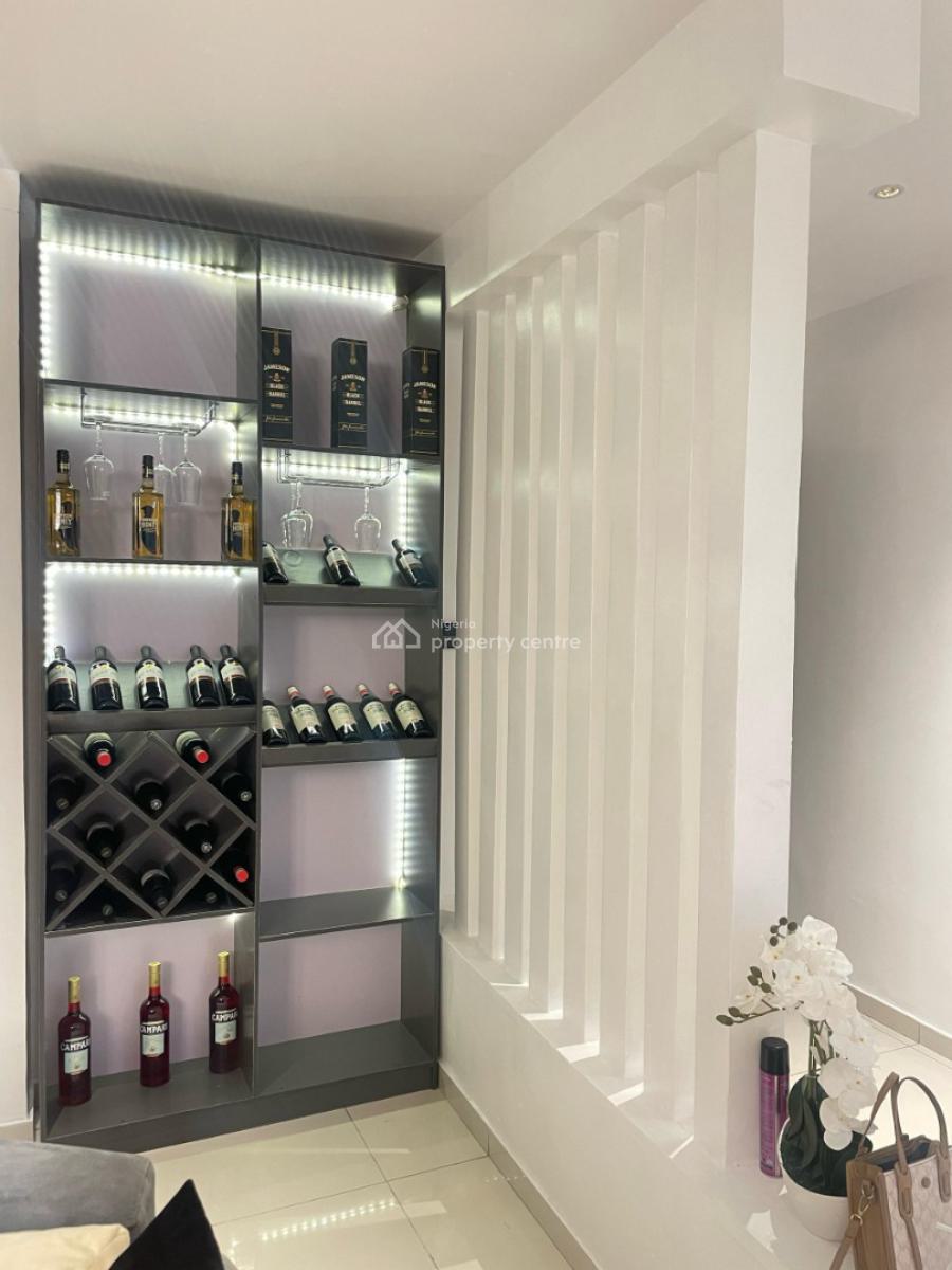 Lush 3 Bedroom Penthouse, Lekki Phase 1, Lekki, Lagos, Flat / Apartment Short Let