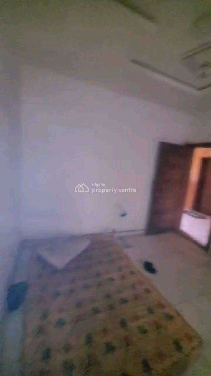 a Room Self Apartment, Onabola Street, Off Pedro Road, Pedro, Gbagada, Lagos, Self Contain (single Rooms) for Rent