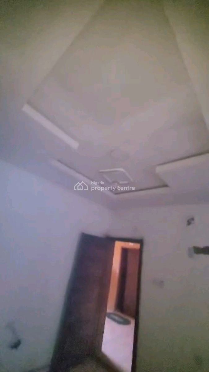 a Room Self Apartment, Onabola Street, Off Pedro Road, Pedro, Gbagada, Lagos, Self Contain (single Rooms) for Rent