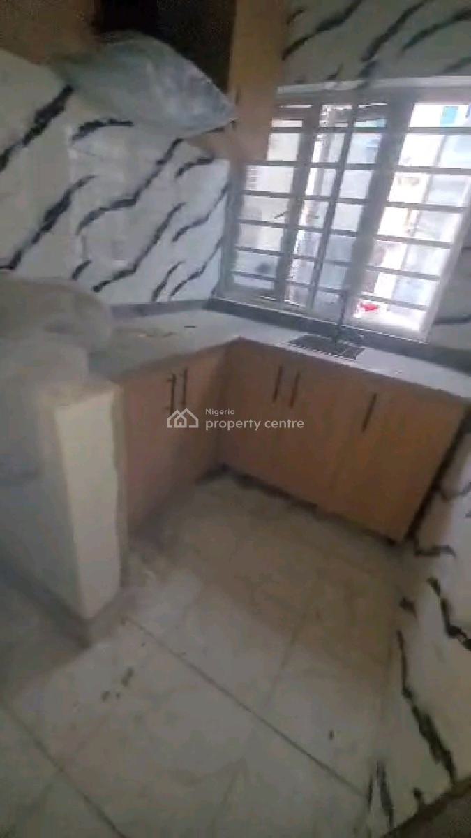 a Room Self Apartment, Onabola Street, Off Pedro Road, Pedro, Gbagada, Lagos, Self Contain (single Rooms) for Rent