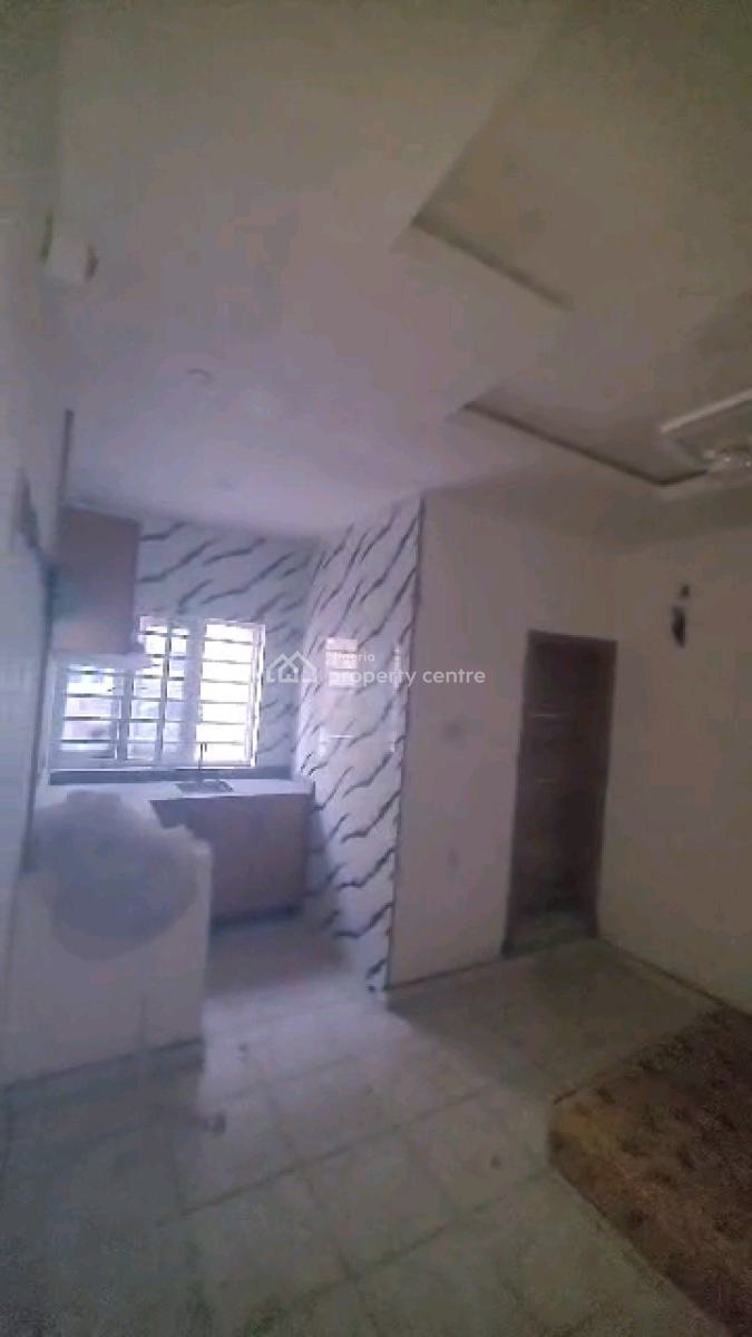 a Room Self Apartment, Onabola Street, Off Pedro Road, Pedro, Gbagada, Lagos, Self Contain (single Rooms) for Rent