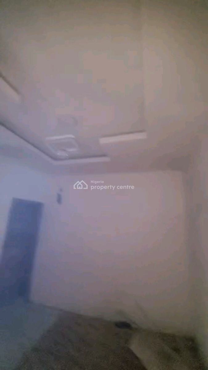 a Room Self Apartment, Onabola Street, Off Pedro Road, Pedro, Gbagada, Lagos, Self Contain (single Rooms) for Rent