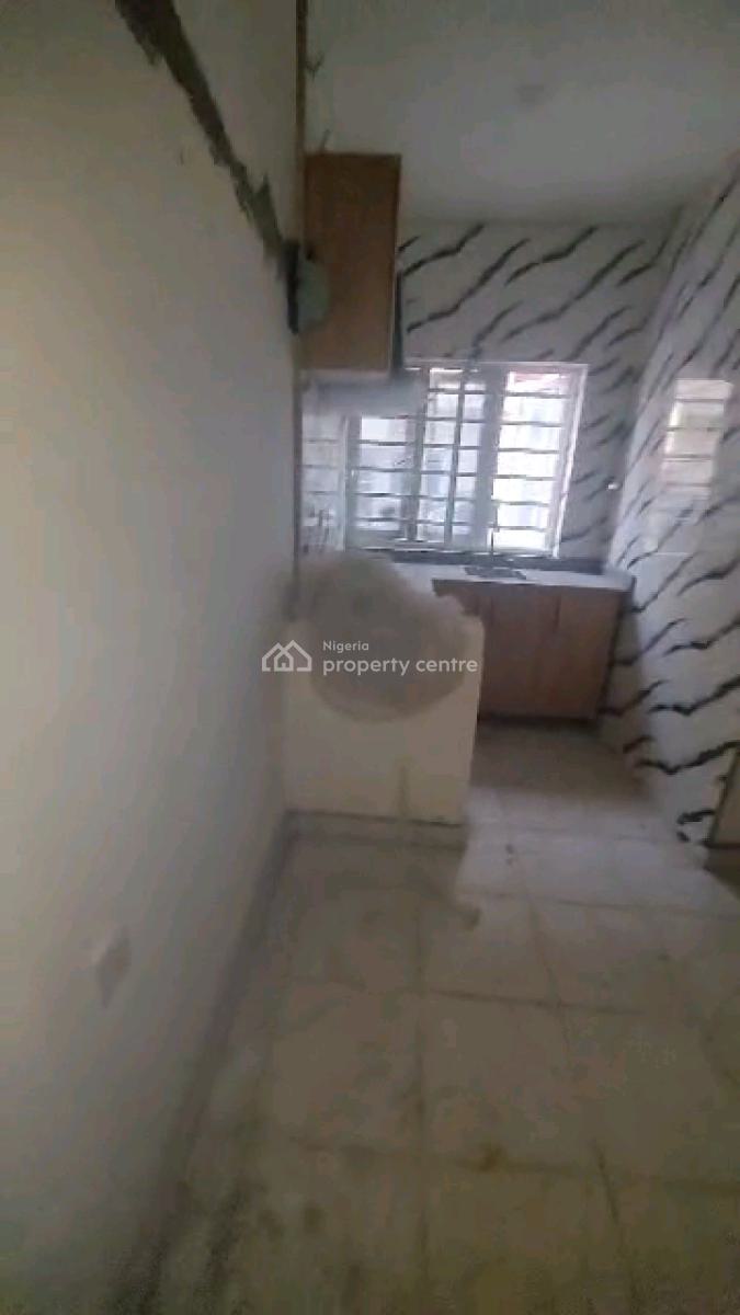 a Room Self Apartment, Onabola Street, Off Pedro Road, Pedro, Gbagada, Lagos, Self Contain (single Rooms) for Rent