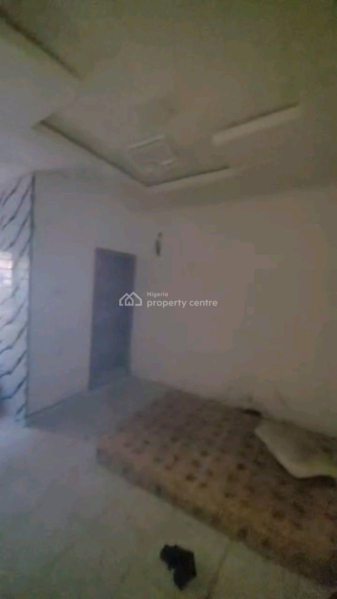 a Room Self Apartment, Onabola Street, Off Pedro Road, Pedro, Gbagada, Lagos, Self Contain (single Rooms) for Rent