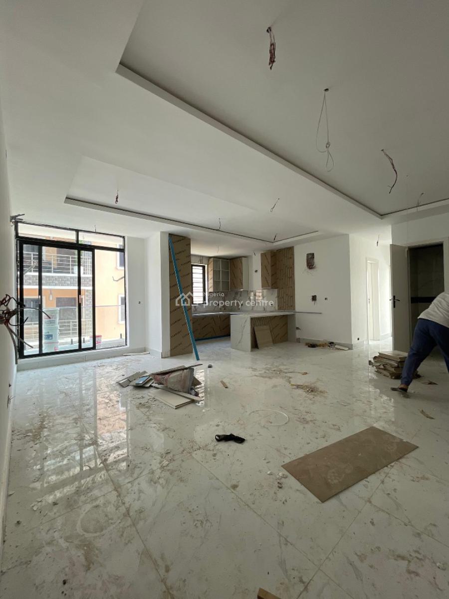 Spacious 2 Bedroom Apartment with Gym and Elevator Suitable for Invest, Lekki Phase 1, Lekki, Lagos, Flat / Apartment for Sale