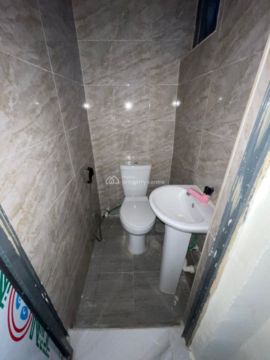 Standard and Spacious Miniflat, Makoko, Yaba, Lagos, Mini Flat (room and Parlour) for Rent