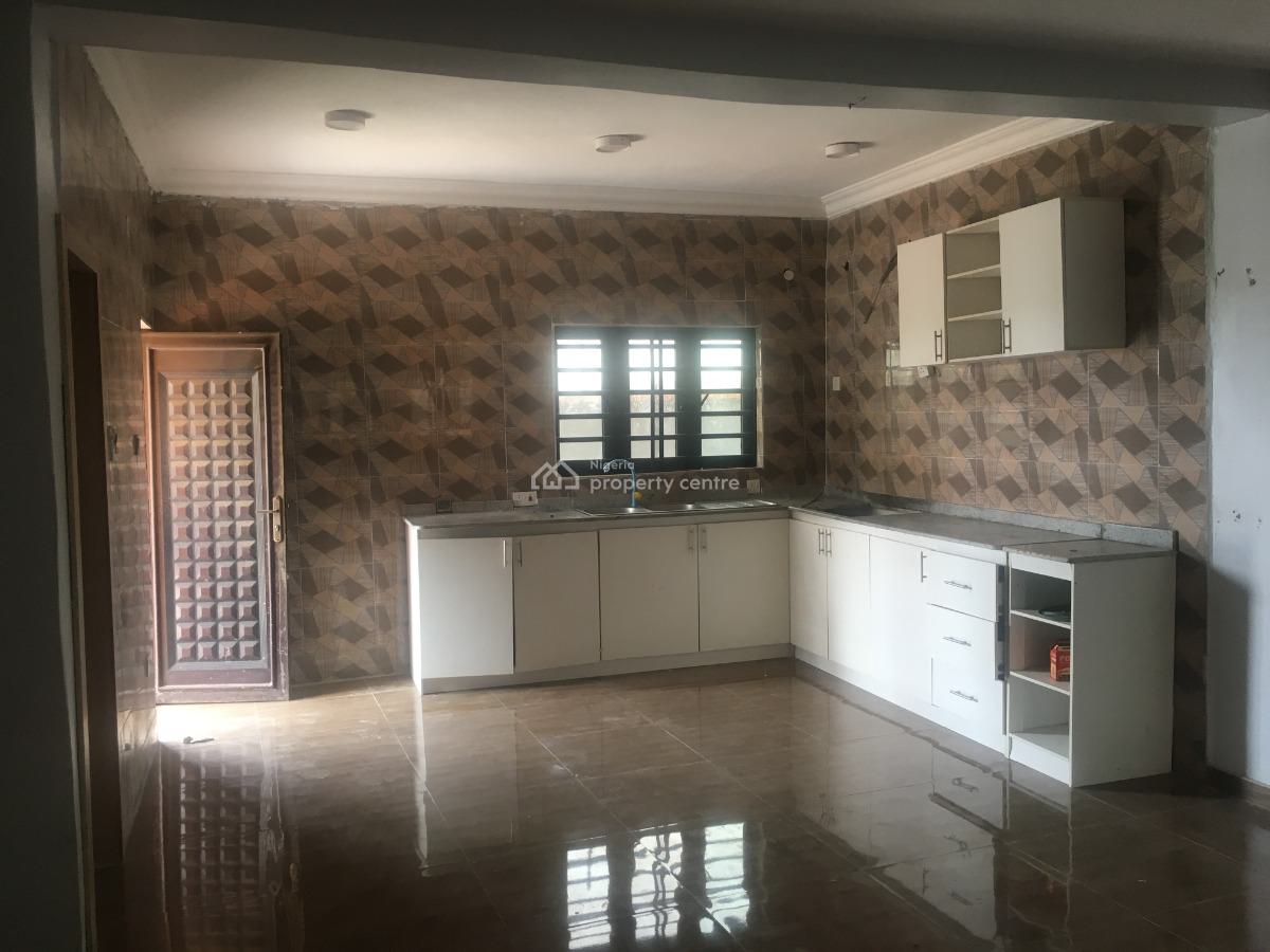 Healthy 3 Bedrooms Detached Duplex, Off Oluodo Road, Ebute, Ikorodu, Lagos, Detached Duplex for Rent