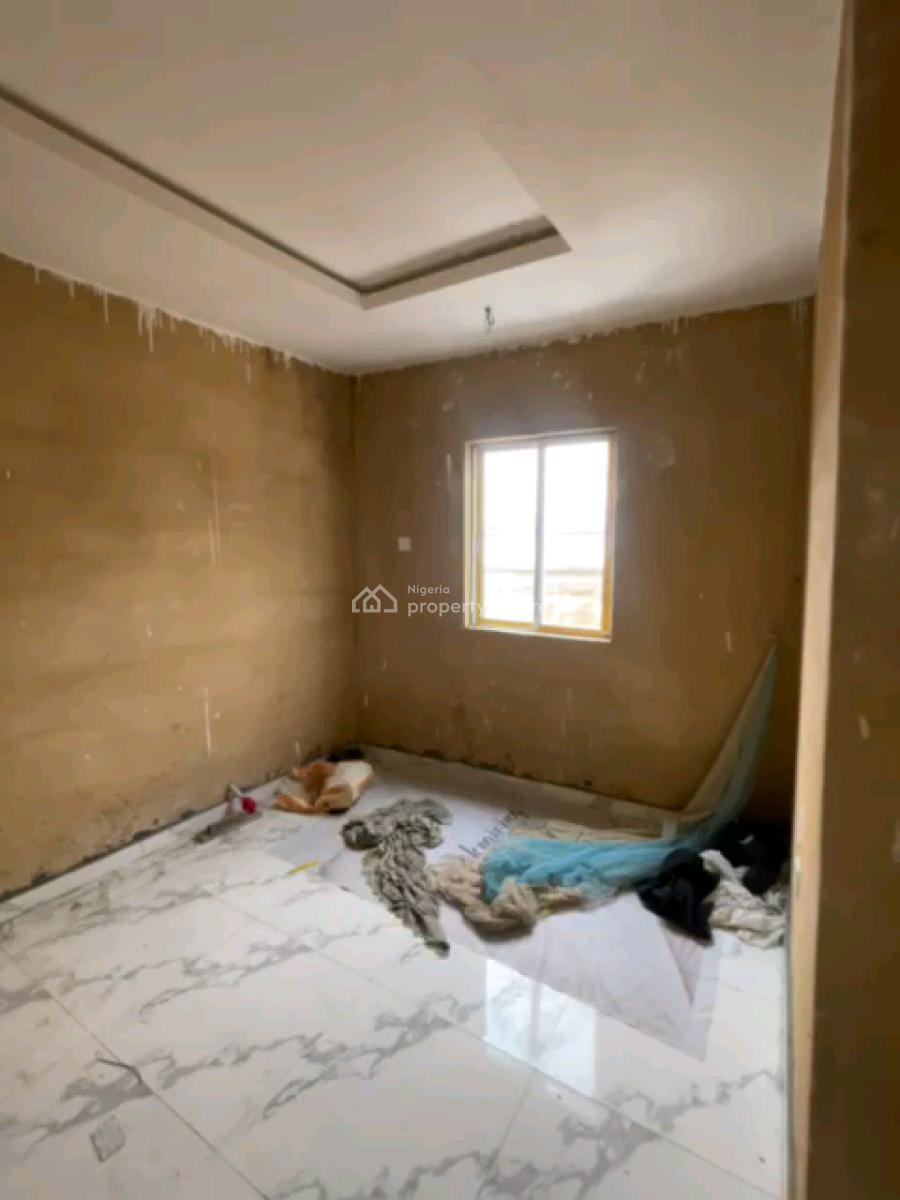 Standard Self Contain, Off Fetuga Street, Ladilak, Pedro, Gbagada, Lagos, Self Contain (single Rooms) for Rent