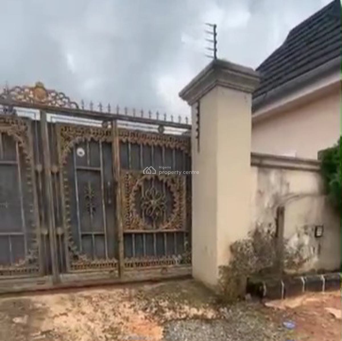 4bedroom Penthouse Bungalow with 2 Parlours 100ft By 100ft Land, Ebo Quarters By Market Square, Off Airport Road, Benin, Oredo, Edo, House for Sale