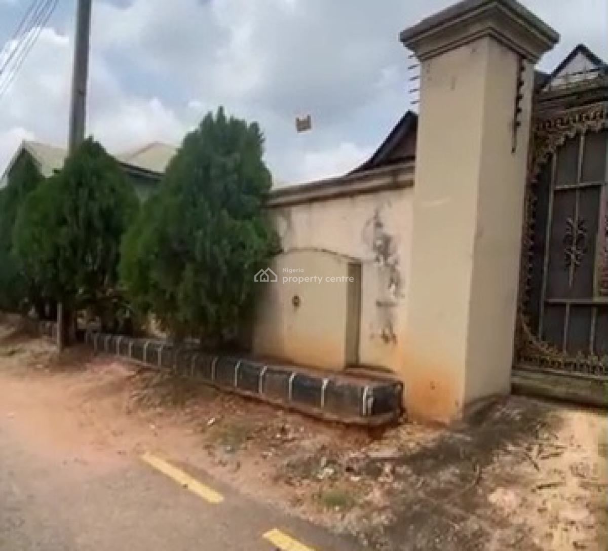 4bedroom Penthouse Bungalow with 2 Parlours 100ft By 100ft Land, Ebo Quarters By Market Square, Off Airport Road, Benin, Oredo, Edo, House for Sale