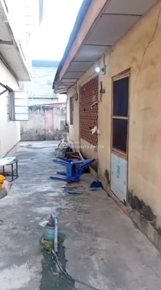 Quarter Plot of Land, Silver Close Vulcanizer, Akowonjo, Alimosho, Lagos, Block of Flats for Sale