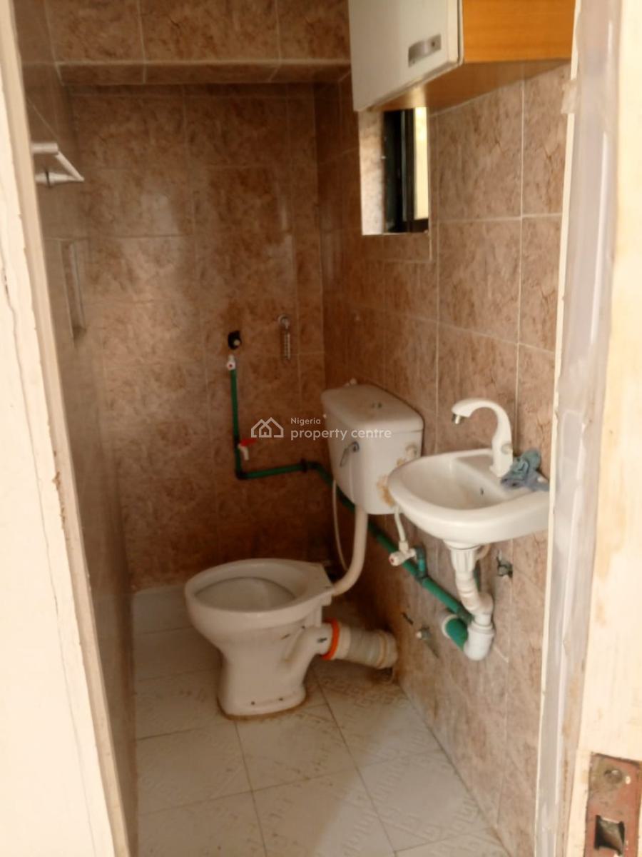 a Standard 3 Bedroom Flat, Gra, Ogudu, Lagos, Flat / Apartment for Rent