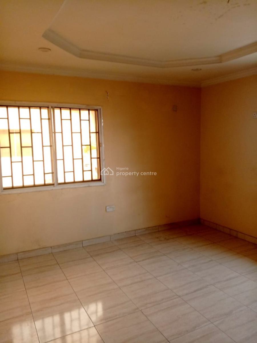 a Standard 3 Bedroom Flat, Gra, Ogudu, Lagos, Flat / Apartment for Rent