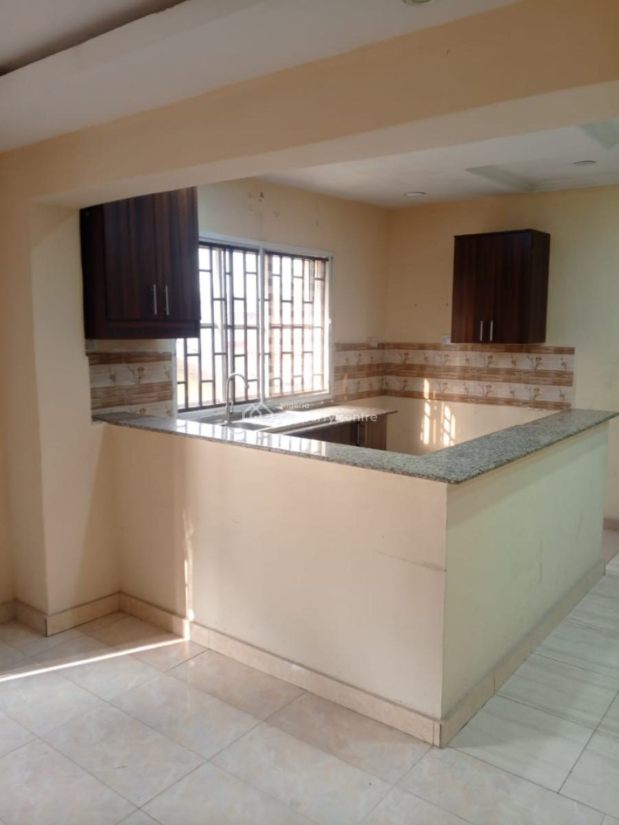 a Standard 3 Bedroom Flat, Gra, Ogudu, Lagos, Flat / Apartment for Rent