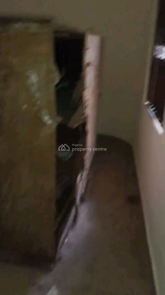 Mini Flat, Adekunle, Yaba, Lagos, Mini Flat (room and Parlour) for Rent