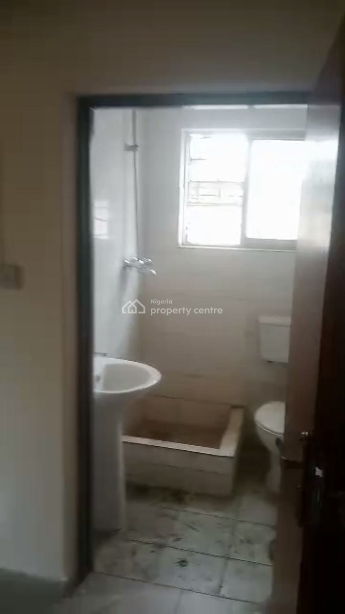 Spacious & Clean 2 Bedroom Apartment, Mende, Maryland, Lagos, Flat / Apartment for Rent