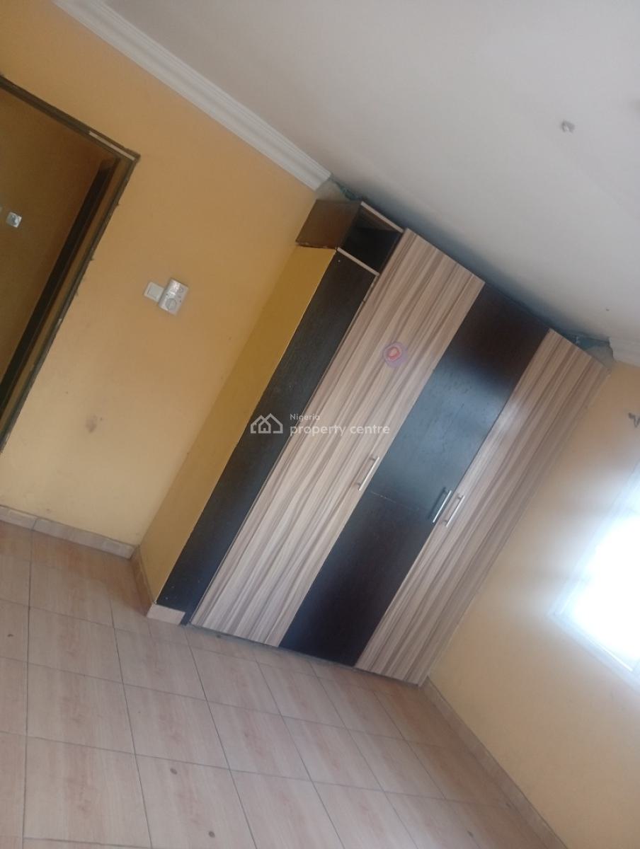 Spacious 3bedroom Flat Upstair with Pop, Modern Facilities at Estate, at Unity Estate Close to Bus Stop Egbeda Alimosho, Egbeda, Alimosho, Lagos, Flat / Apartment for Rent