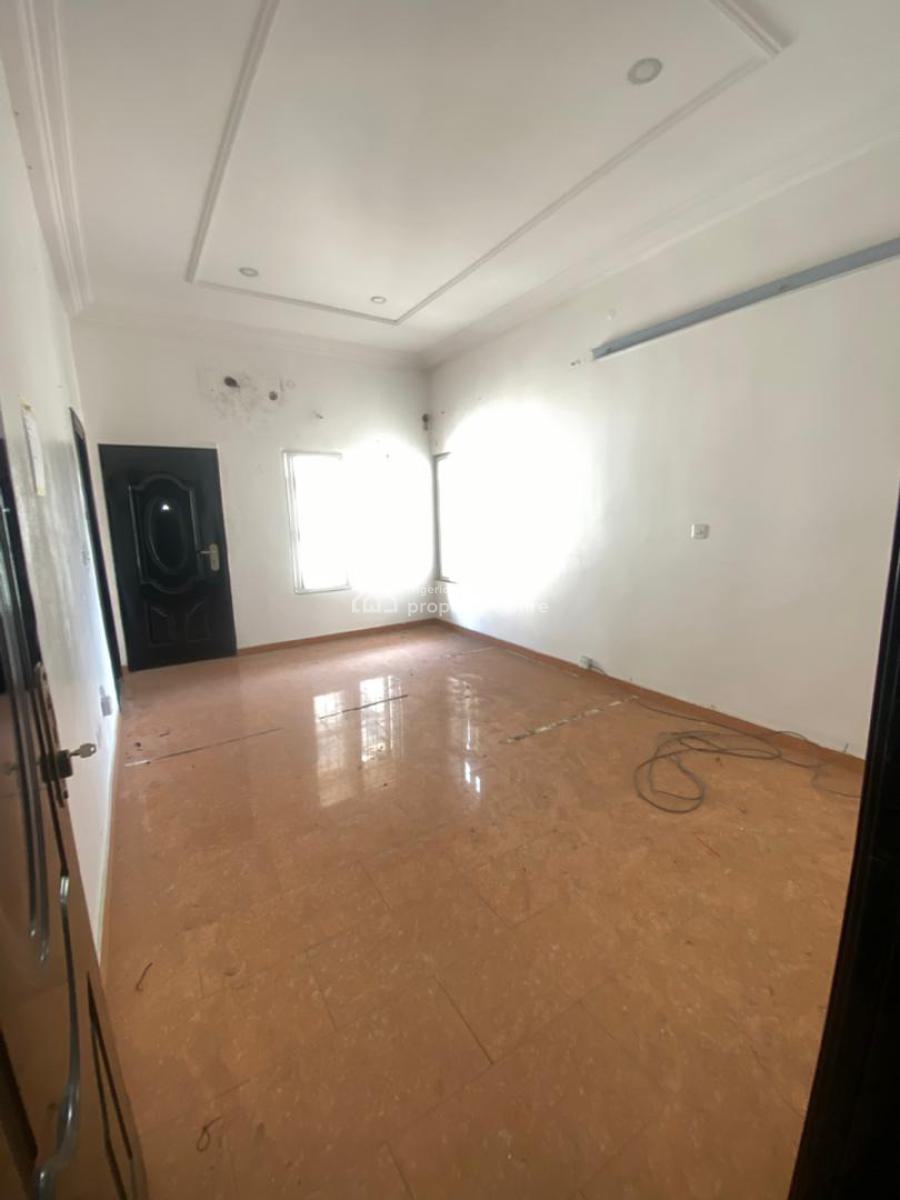 4bedroom Self Compound Semi Detached Duplex, Lekki Phase 1, Lekki, Lagos, Semi-detached Duplex for Rent