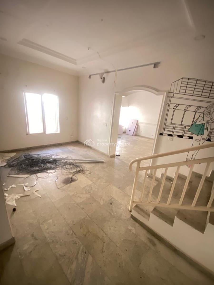 4bedroom Self Compound Semi Detached Duplex, Lekki Phase 1, Lekki, Lagos, Semi-detached Duplex for Rent