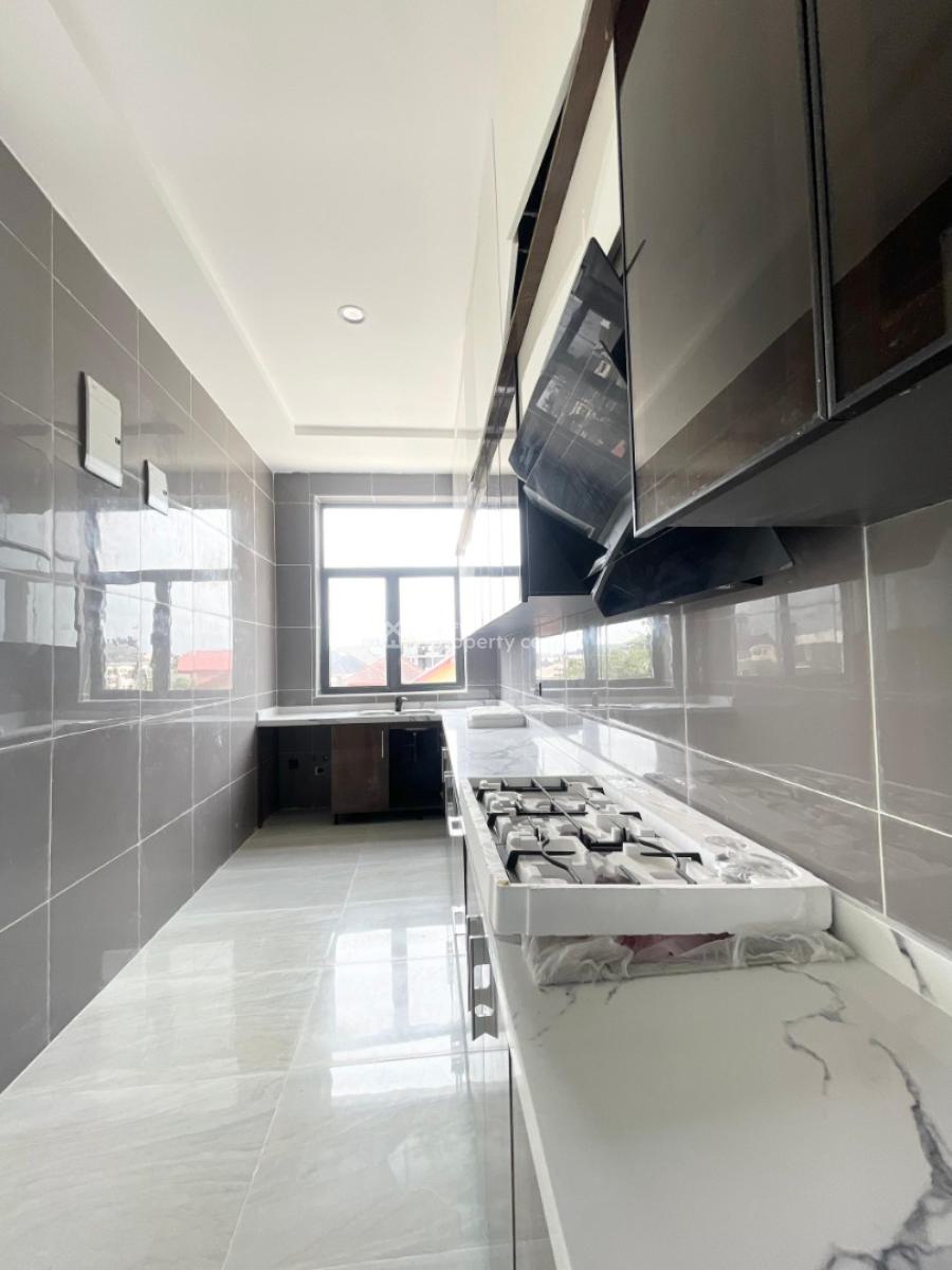 Classic 2 Bedroom Apartment with Pool and Elevator in a Secure Estate, Lekki Phase 1, Lekki, Lagos, Flat / Apartment for Sale