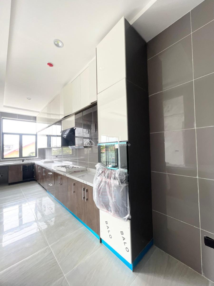 Classic 2 Bedroom Apartment with Pool and Elevator in a Secure Estate, Lekki Phase 1, Lekki, Lagos, Flat / Apartment for Sale