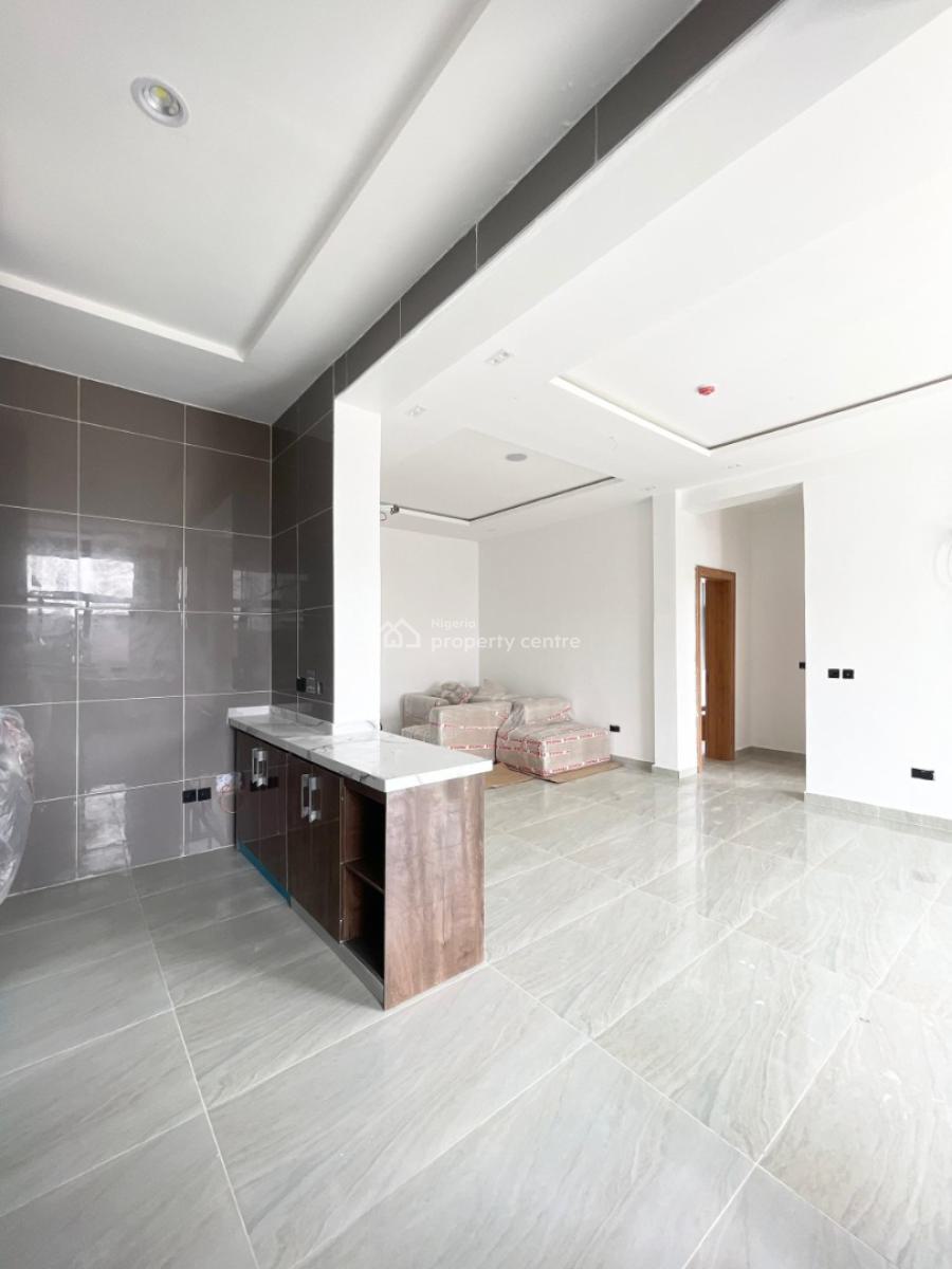 Classic 2 Bedroom Apartment with Pool and Elevator in a Secure Estate, Lekki Phase 1, Lekki, Lagos, Flat / Apartment for Sale