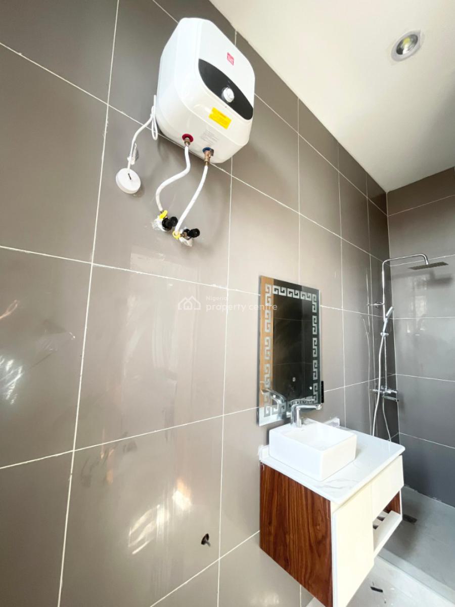 Classic 2 Bedroom Apartment with Pool and Elevator in a Secure Estate, Lekki Phase 1, Lekki, Lagos, Flat / Apartment for Sale