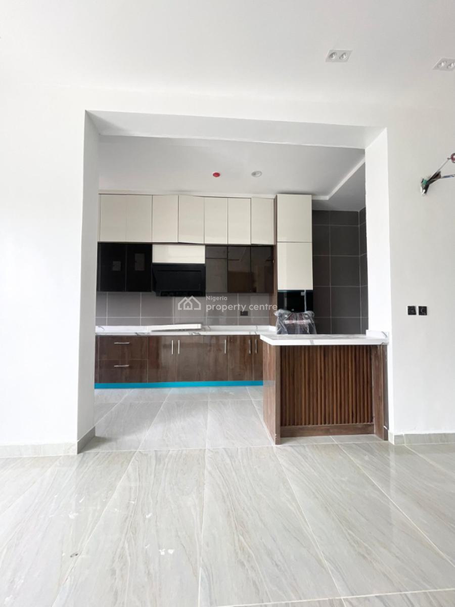 Classic 2 Bedroom Apartment with Pool and Elevator in a Secure Estate, Lekki Phase 1, Lekki, Lagos, Flat / Apartment for Sale